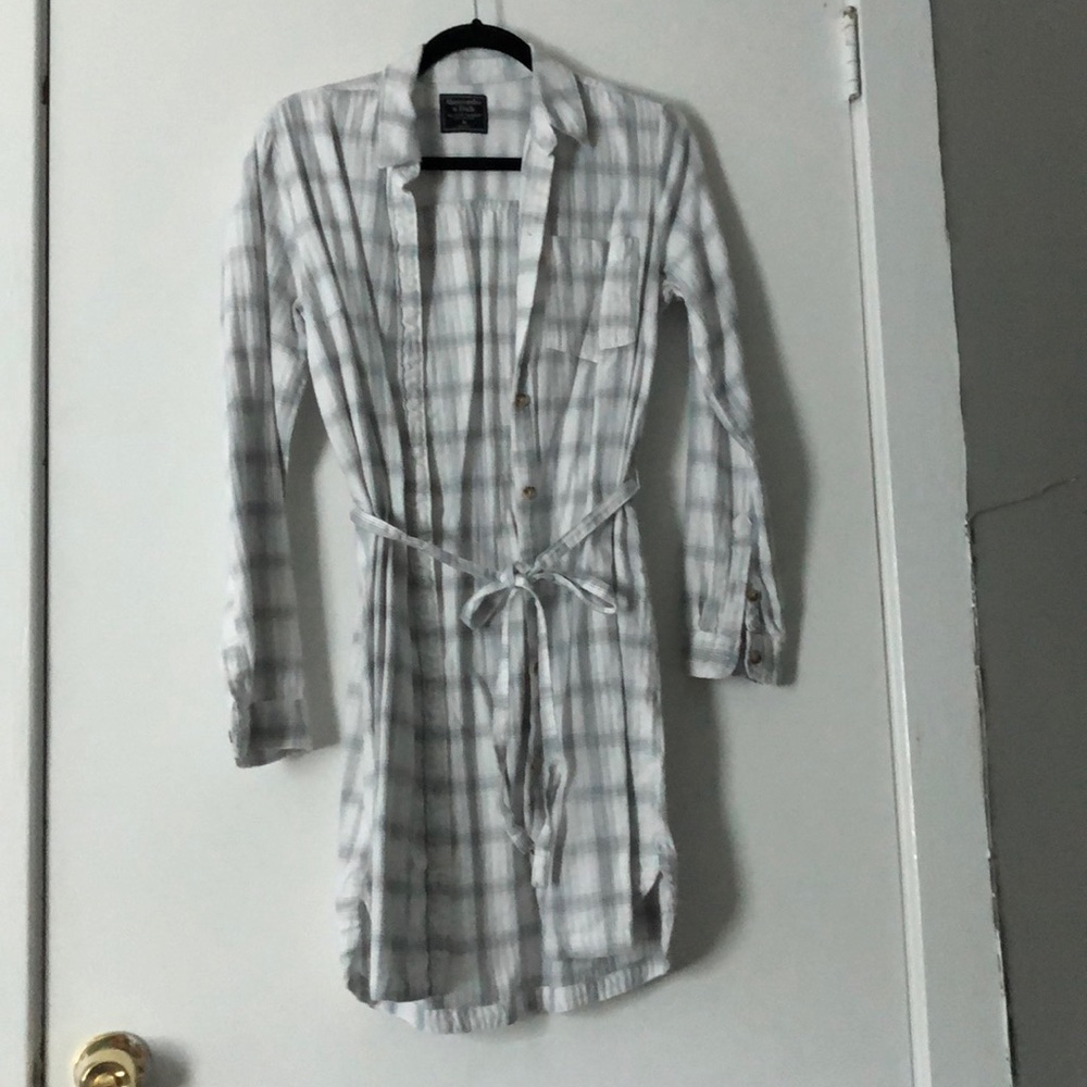 BRAND NEW gray and white abercrombie flannel dress
